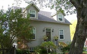 Antique Slumber Old Town Bed & Breakfast